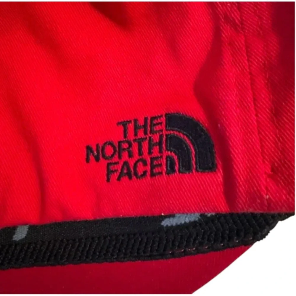 THE NORTH FACE Flex Fit FITTED BASEBALL CAP HAT Solid Red w/Blue Logo S/M